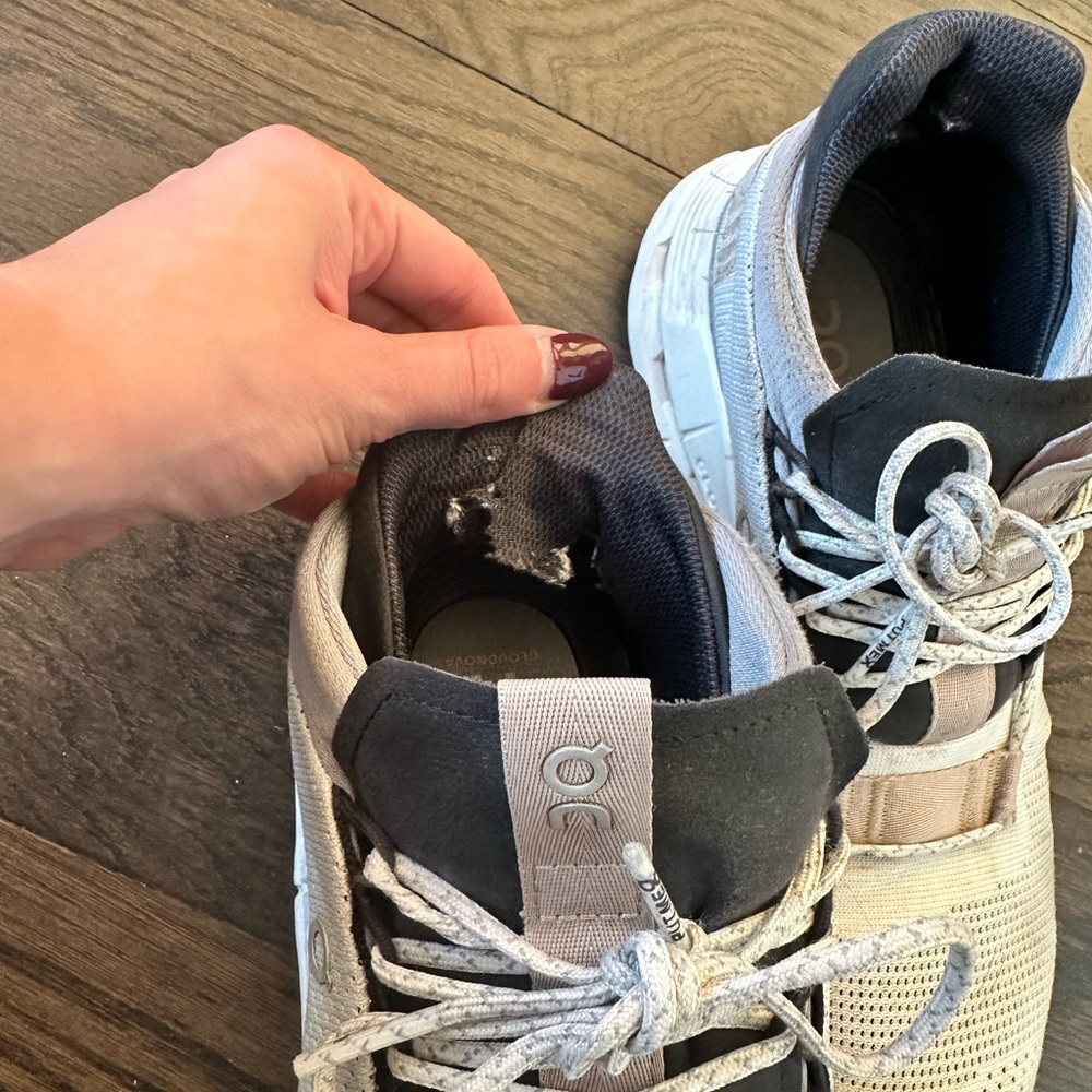 On Running Sneakers in Black and Cream - Picture 4 of 5